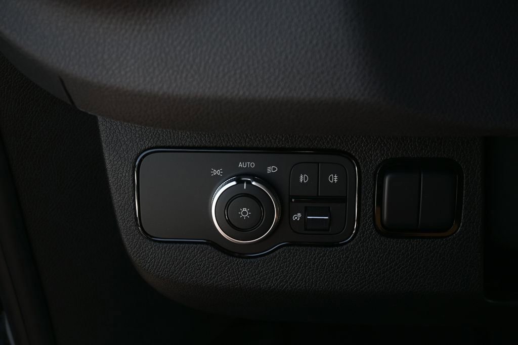 Used 2025 Mercedes-Benz Sprinter 2500 image 8