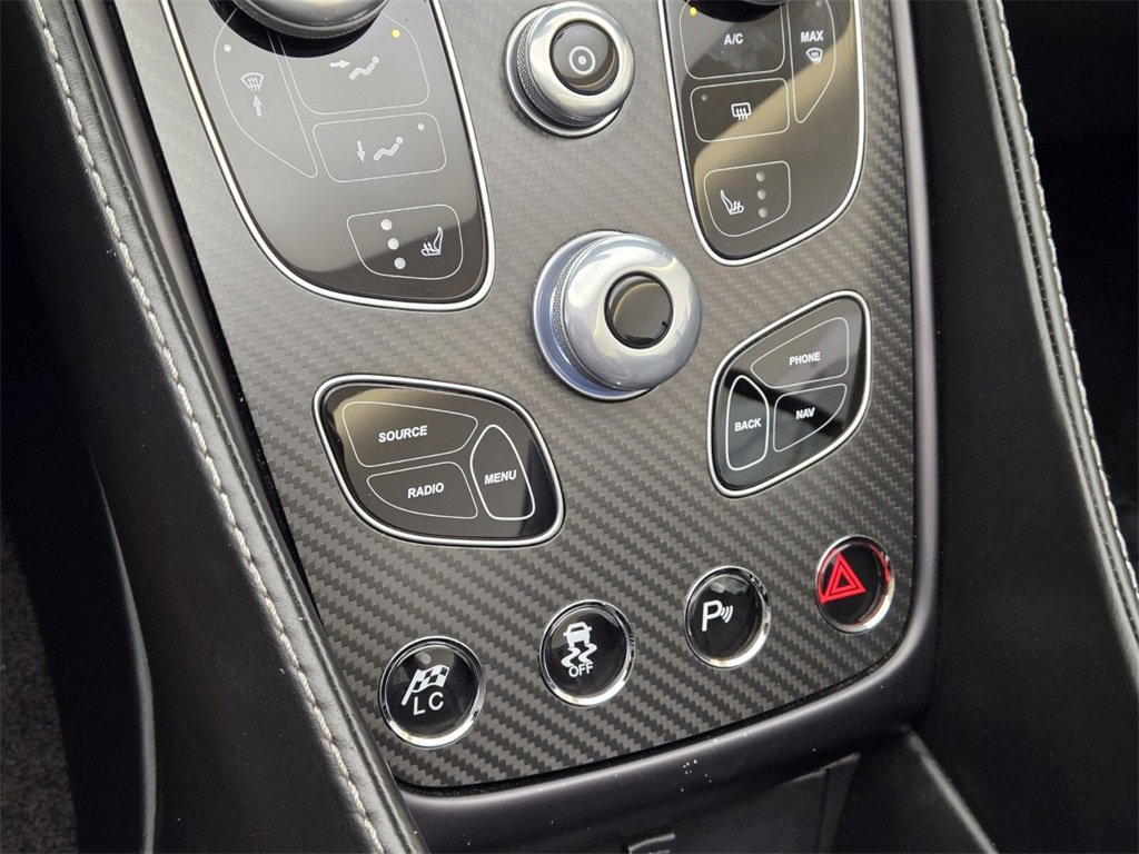 Used 2015 Aston Martin Vanquish Volante image 37