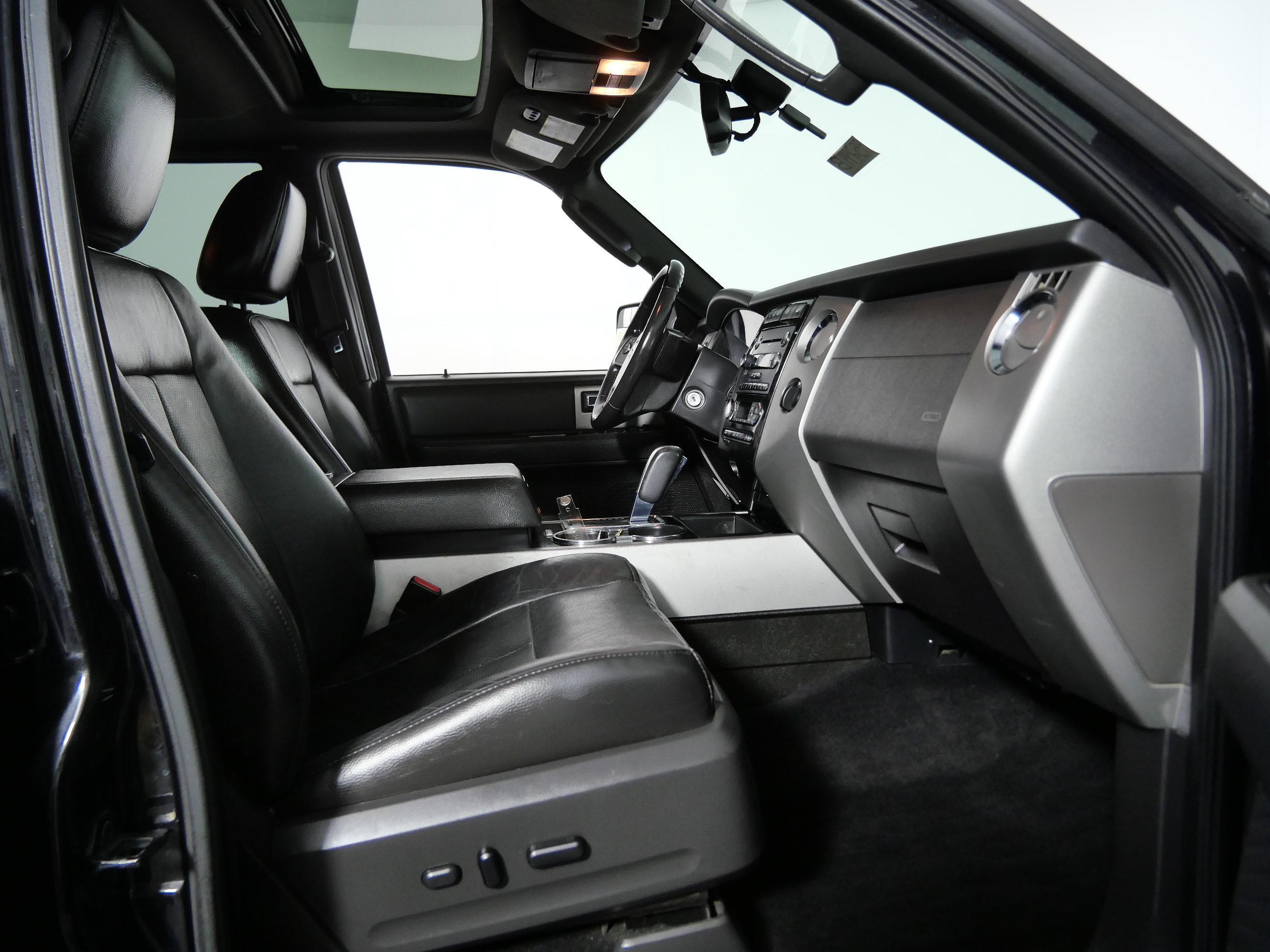 Used 2012 Ford Expedition EL Limited AWD/4WD image 10