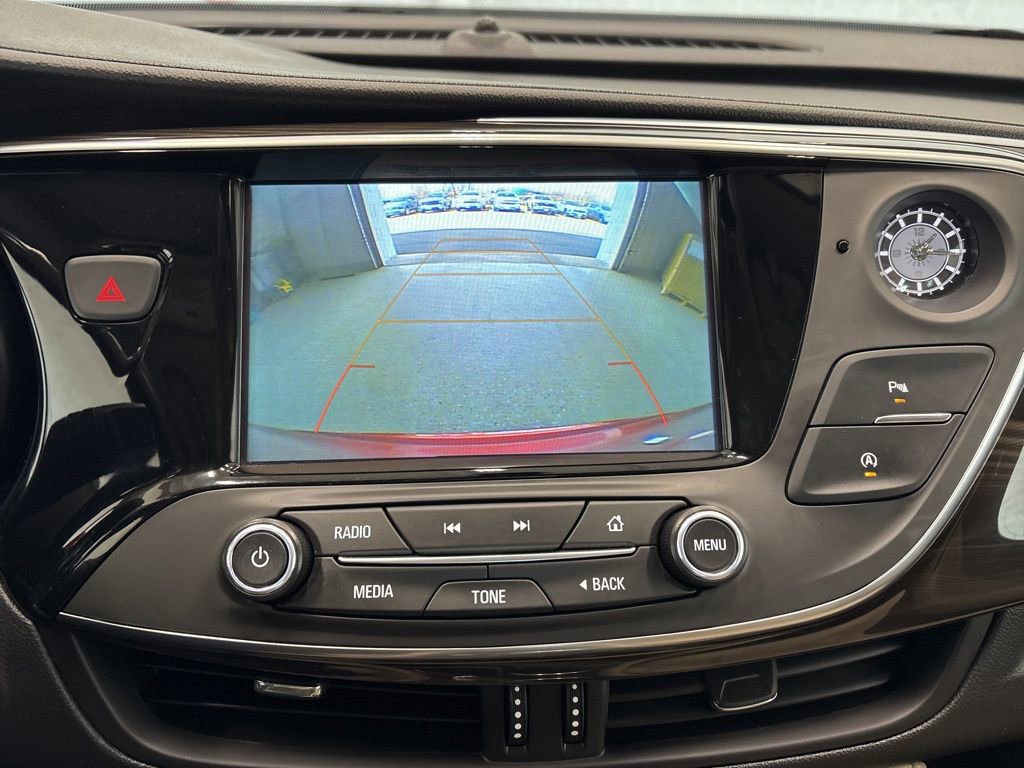 Used 2019 Buick Envision Essence image 37