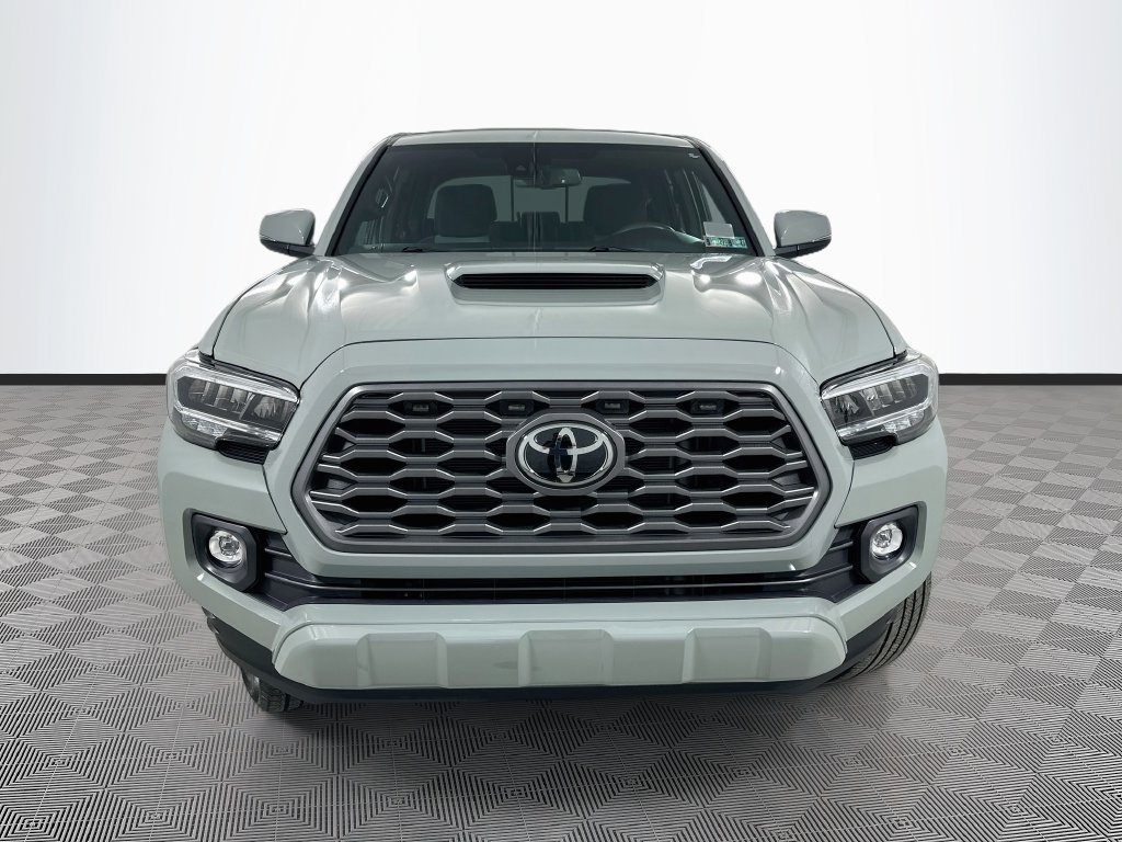 Used 2023 Toyota Tacoma TRD Sport AWD/4WD image 2
