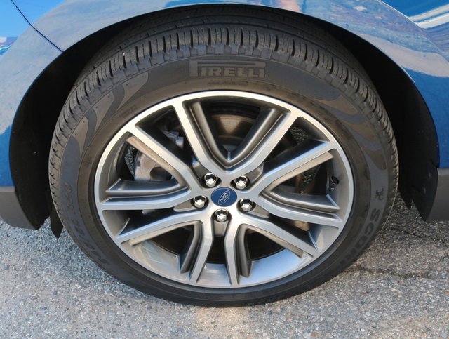 Used 2021 Ford Edge Titanium w/ Equipment Group 301A image 13