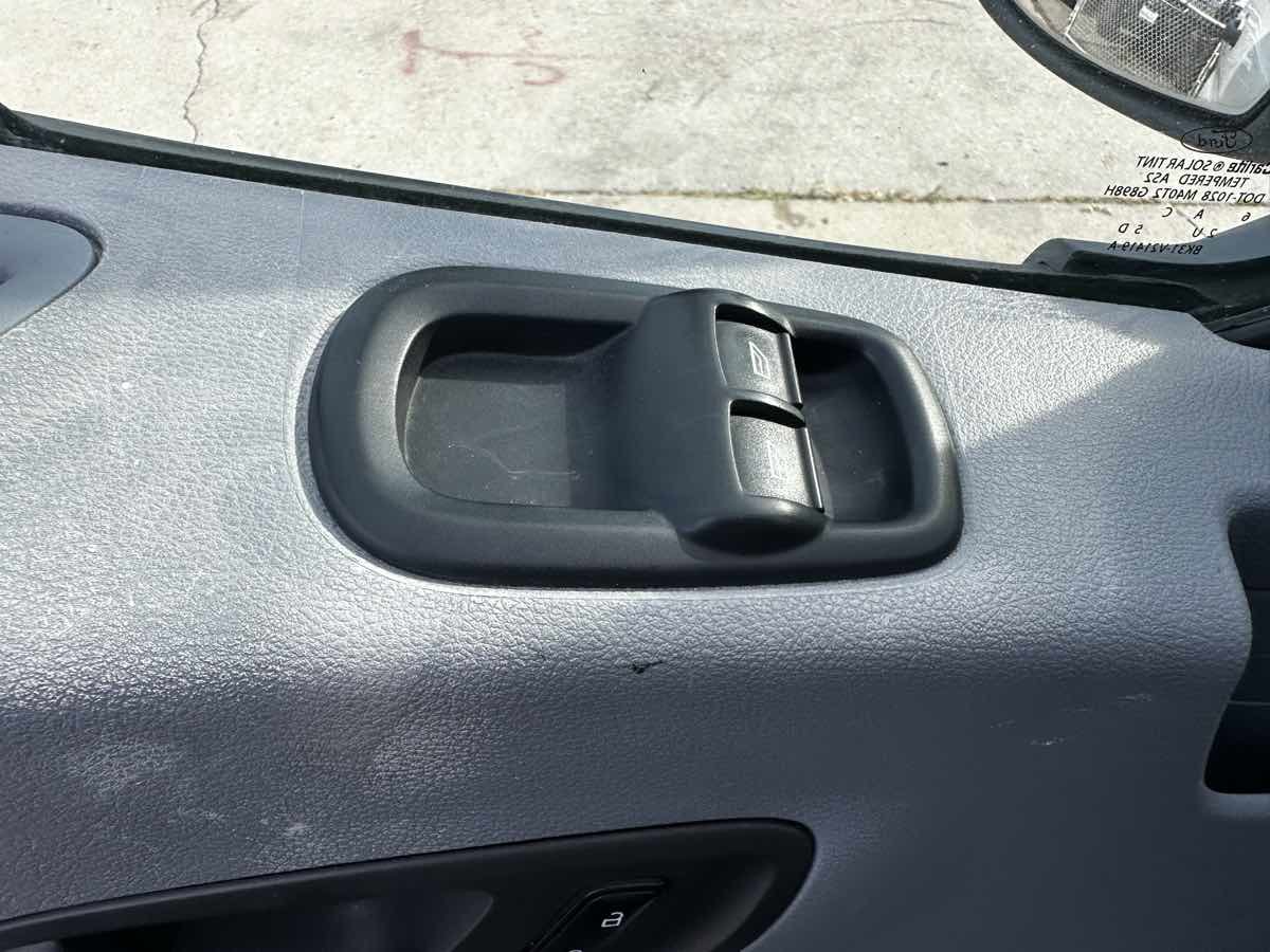 Used 2017 Ford Transit 350 XL image 10