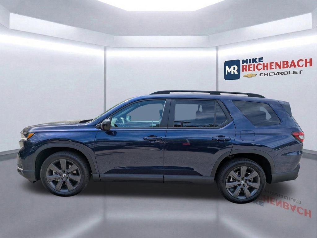 Used 2025 Honda Pilot Sport image 7
