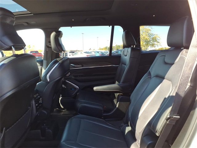 Certified 2022 Jeep Grand Cherokee L Overland w/ Luxury Tech Group IV image 26