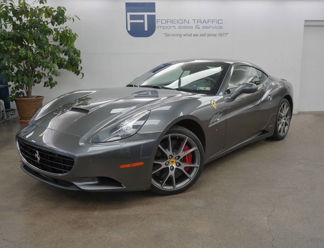 Used 2011 Ferrari California Base 2dr Convertible image 27
