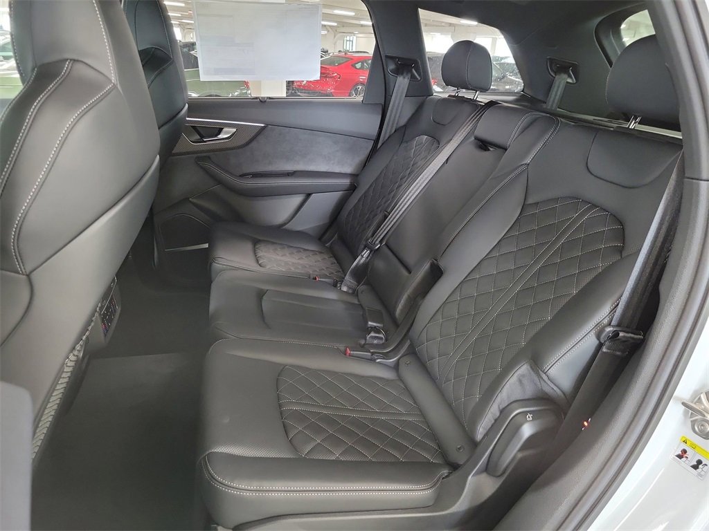 New 2025 Audi SQ7 Premium Plus image 17