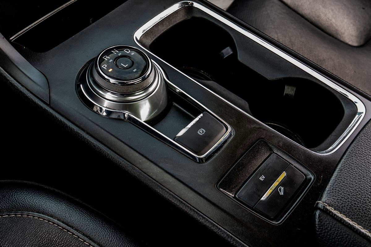 Used 2018 Ford Fusion Energi Titanium image 28