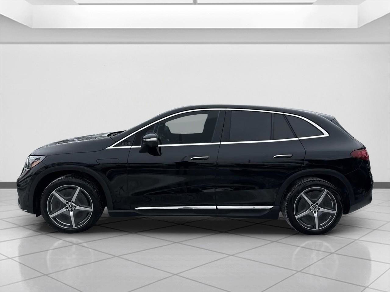 Used 2023 Mercedes-Benz EQE 350+ 4MATIC SUV w/ AMG Line Exterior Package image 3