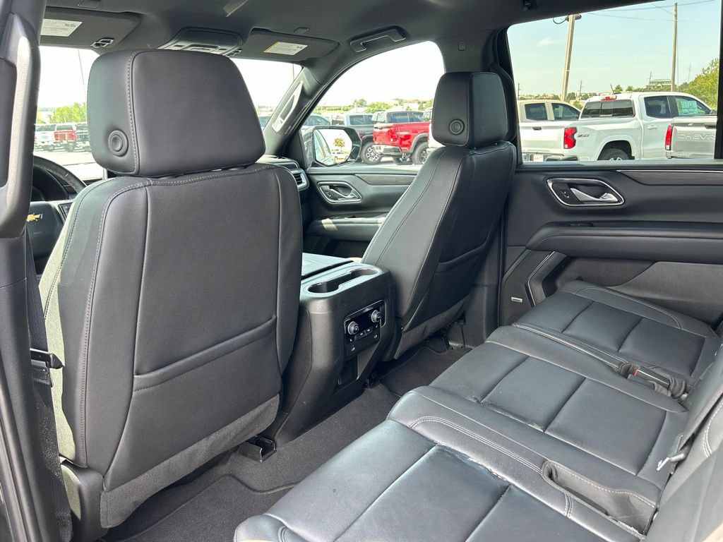 Used 2024 Chevrolet Tahoe LT w/ Luxury Package AWD/4WD image 39