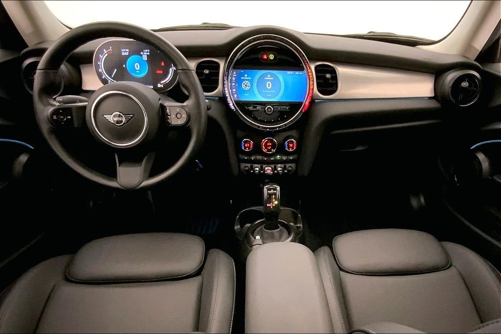 Certified 2024 MINI Cooper 2-Door Hardtop image 16