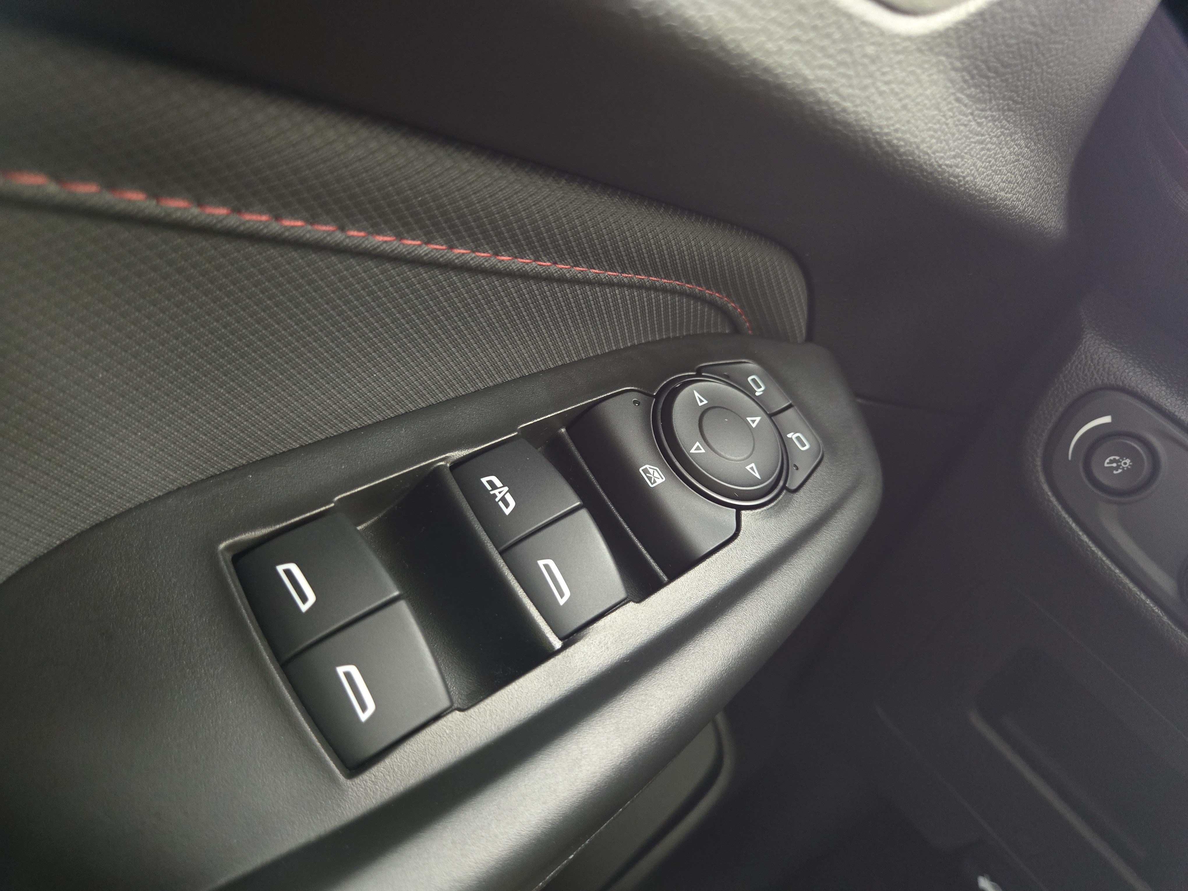 Certified 2023 Chevrolet TrailBlazer RS FWD image 30