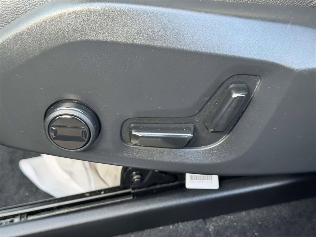 Certified 2024 Volvo XC90 B5 Core w/ Protection Package Premier image 18