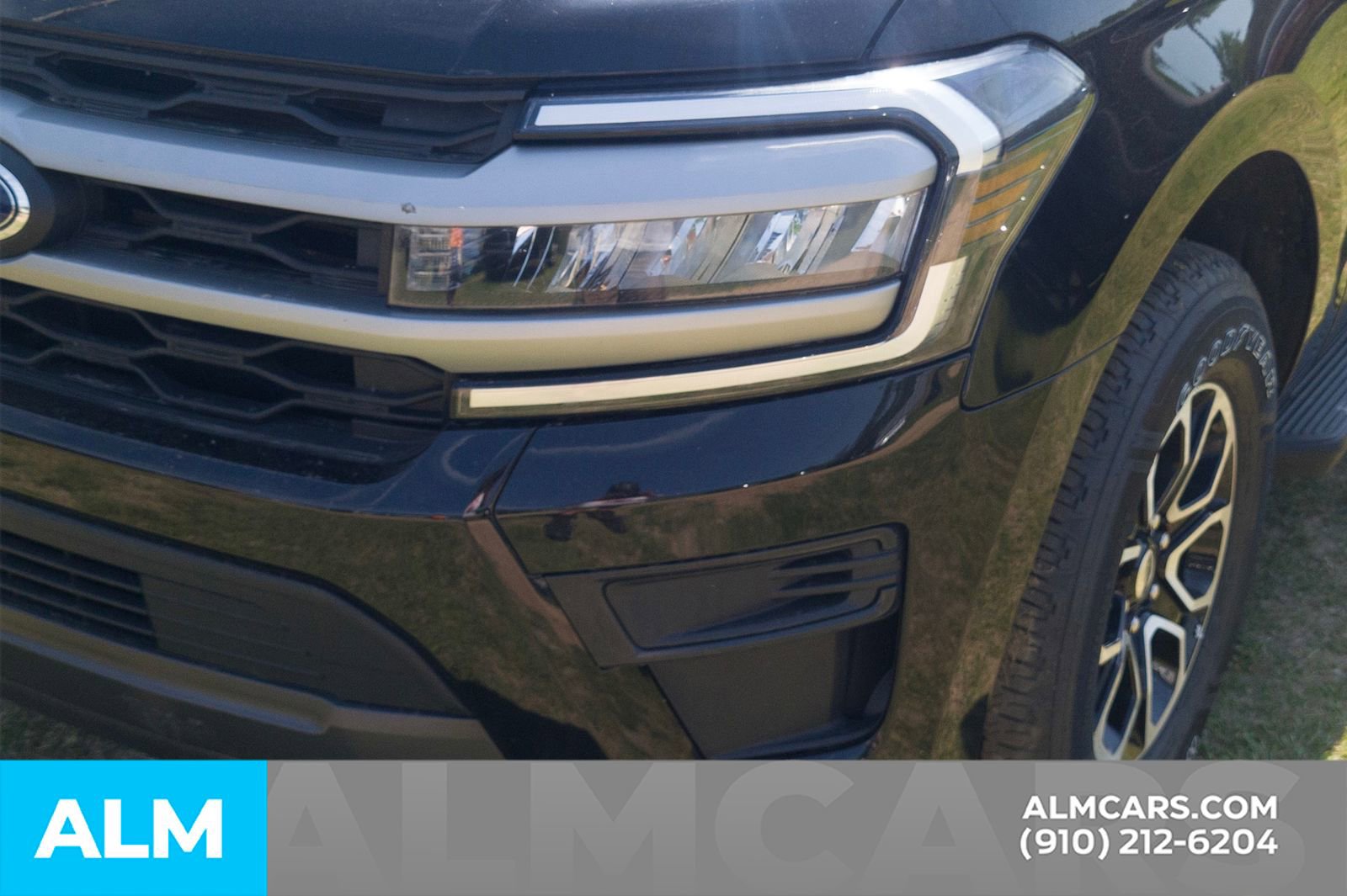Used 2024 Ford Expedition XLT AWD/4WD image 13