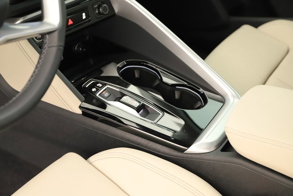 New 2025 Audi Q5 Prestige image 17