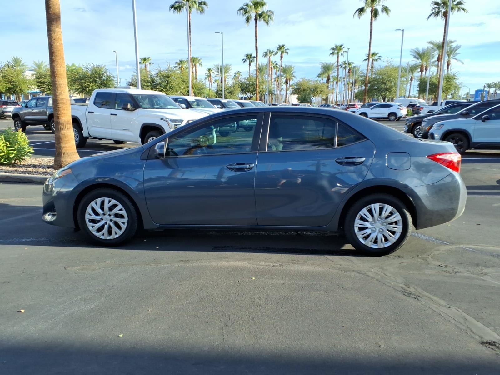 Used 2018 Toyota Corolla LE w/ Carpet Mat Package (TMS) FWD image 7
