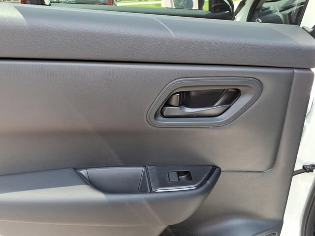 Used 2026 Nissan Rogue S AWD/4WD image 6