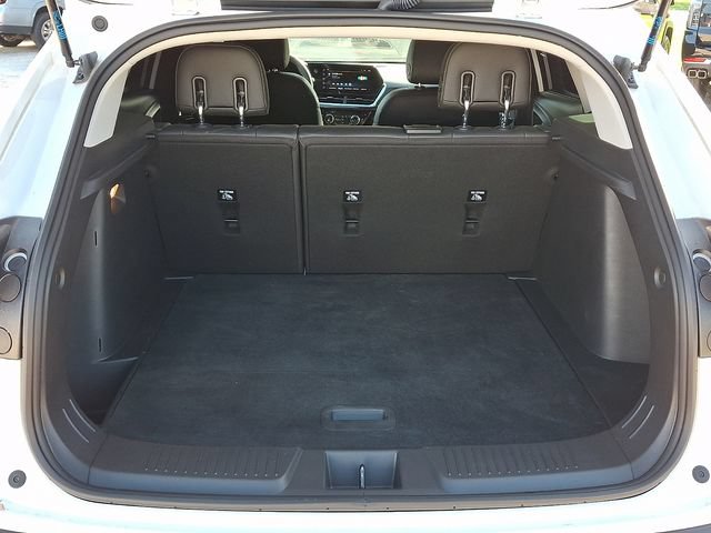 Used 2025 Chevrolet Trax ACTIV w/ Sunroof Package FWD image 32