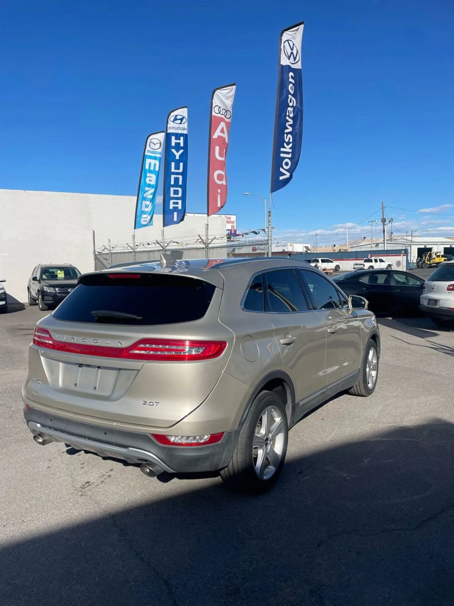Used 2017 Lincoln MKC Premiere FWD image 3