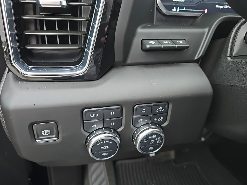 Used 2024 GMC Sierra 3500 Denali Ultimate image 25