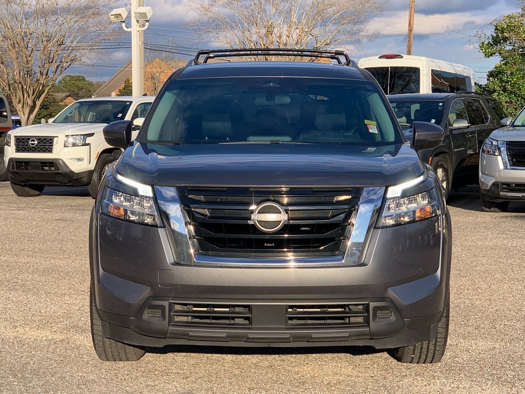 Used 2022 Nissan Pathfinder SV image 3