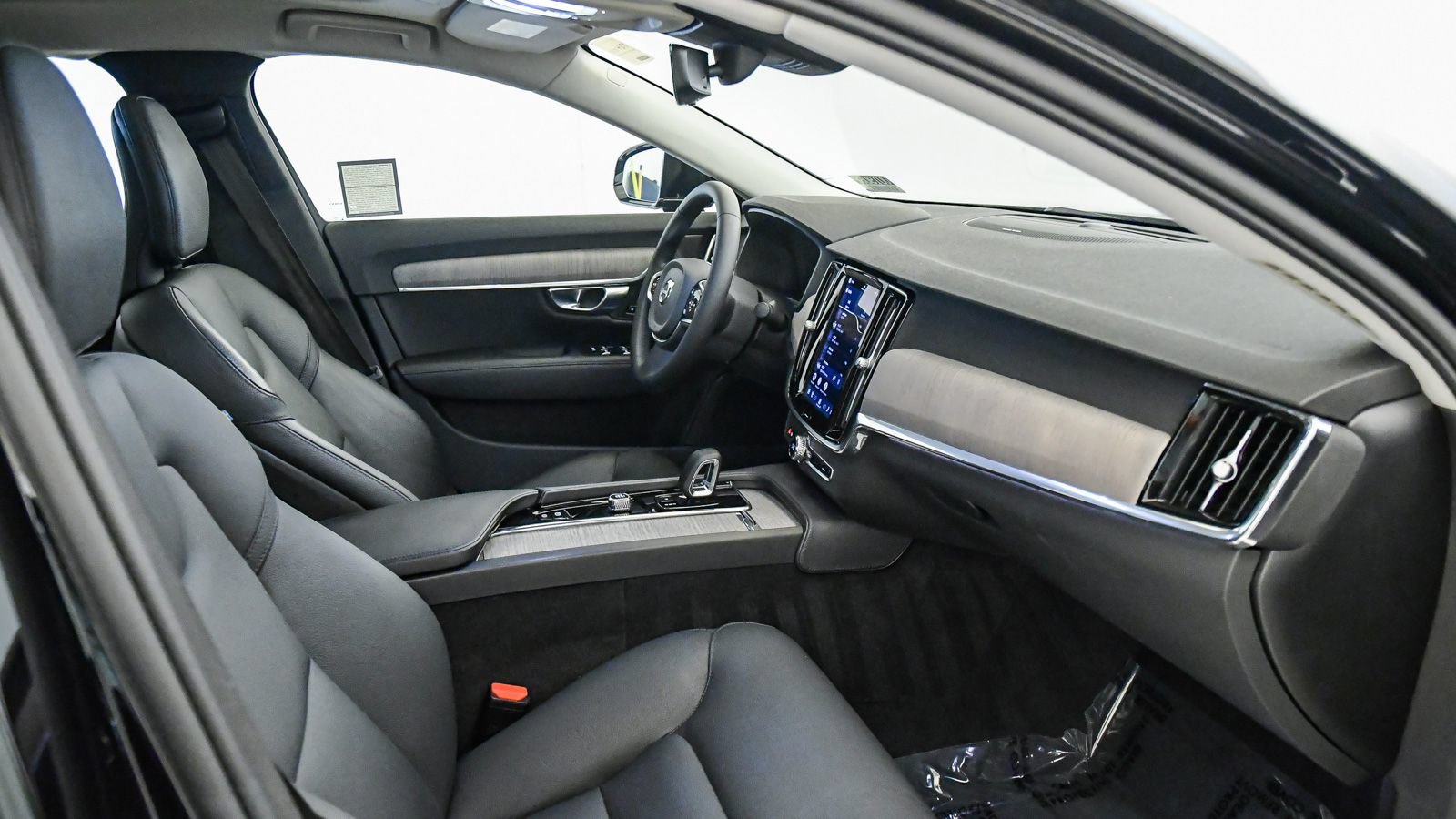 Certified 2023 Volvo S90 B6 Plus AWD/4WD image 16