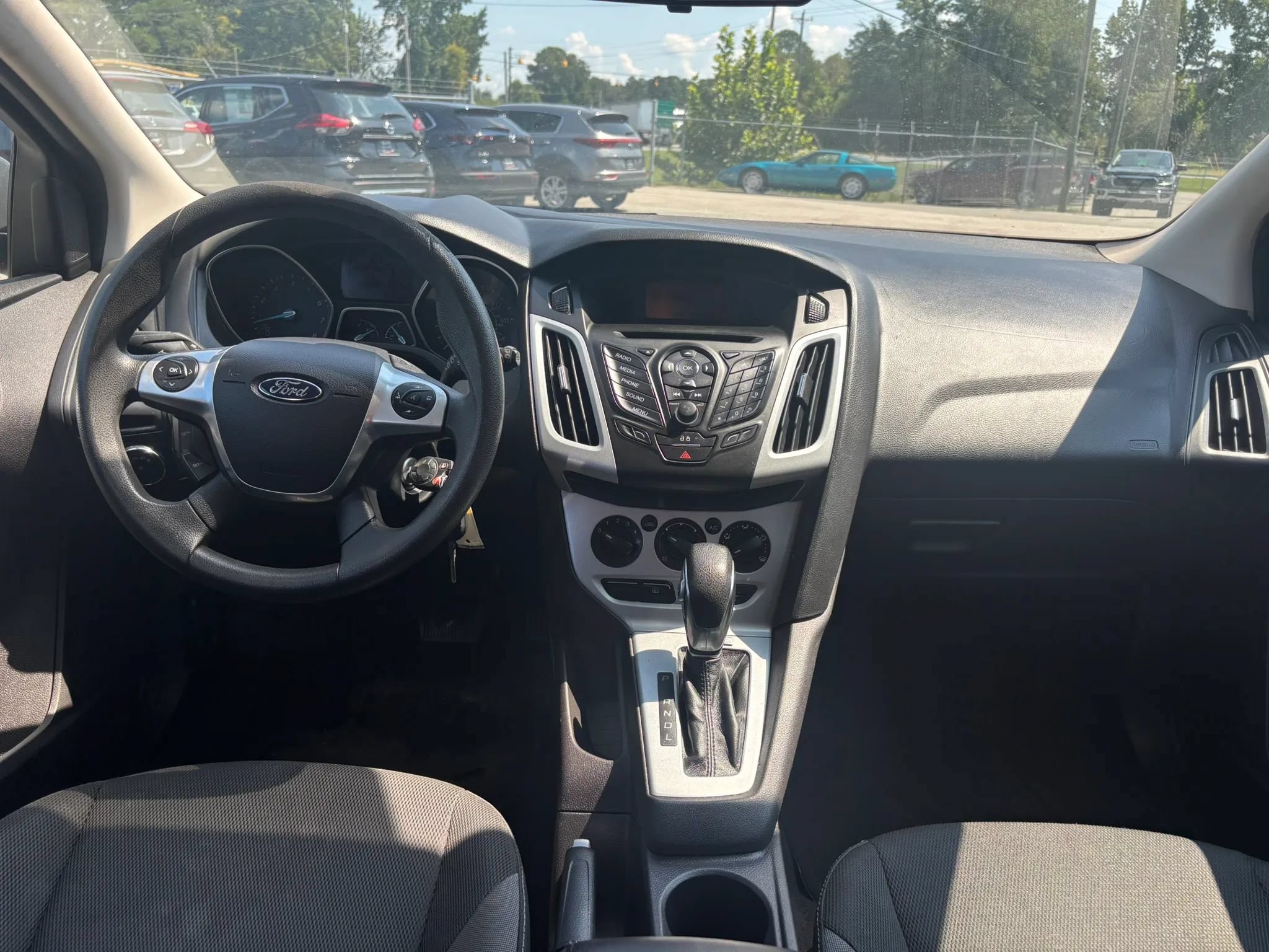 Used 2014 Ford Focus SE FWD image 21