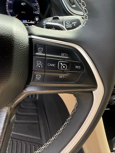 Used 2024 Jeep Grand Cherokee Limited image 21