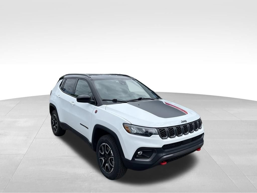 Used 2025 Jeep Compass Trailhawk AWD/4WD image 40