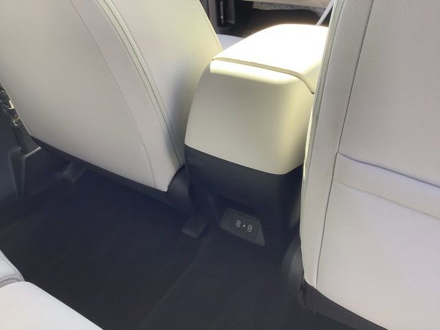 Used 2025 Hyundai Tucson SE image 23