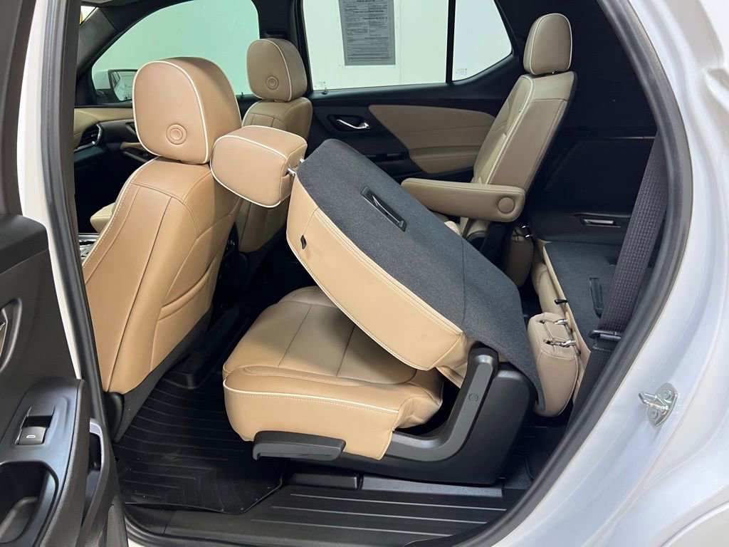 Used 2023 Chevrolet Traverse Premier AWD/4WD image 27