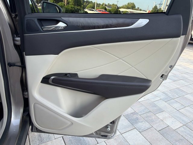 Certified 2019 Lincoln MKC Reserve w/ MKC Technology Package FWD image 22