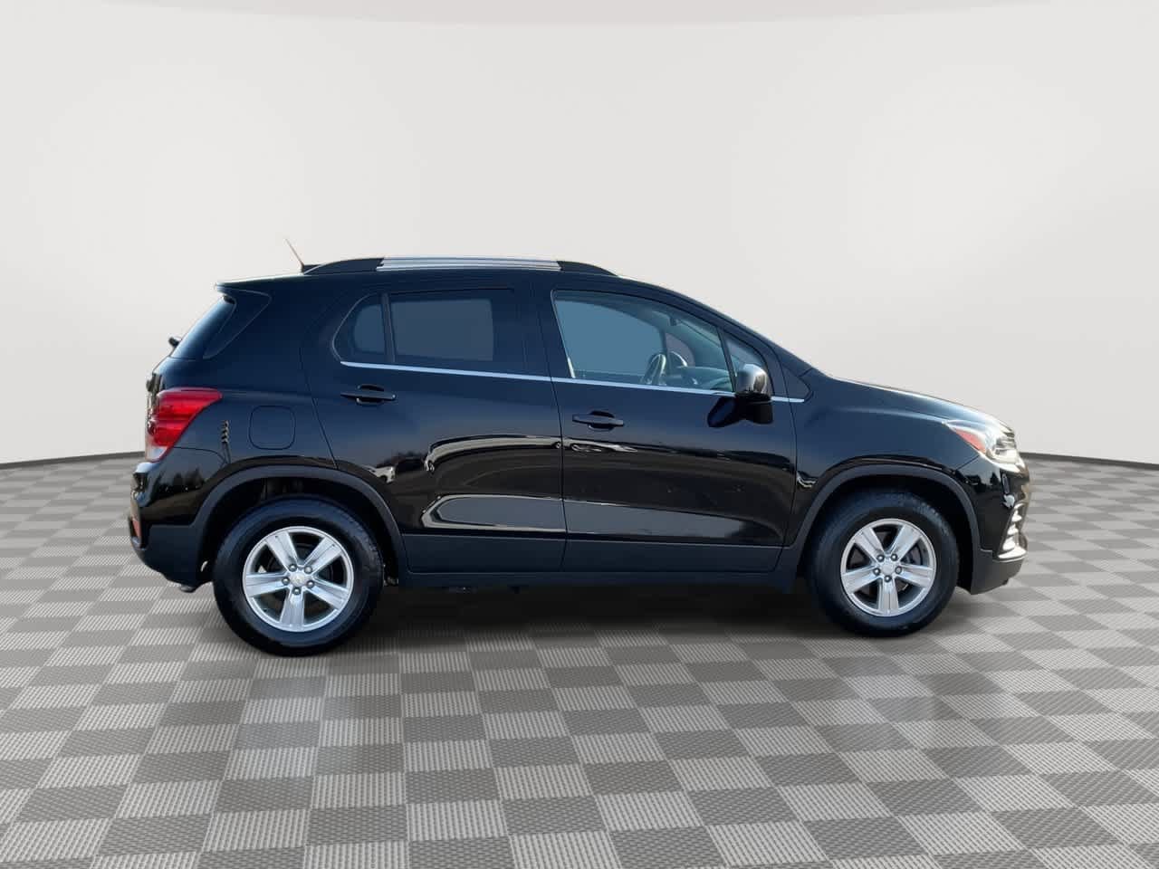 Used 2019 Chevrolet Trax LT FWD image 9