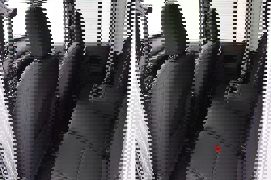 Used 2023 Jeep Wrangler Unlimited w/ Sun & Screen Package image 11