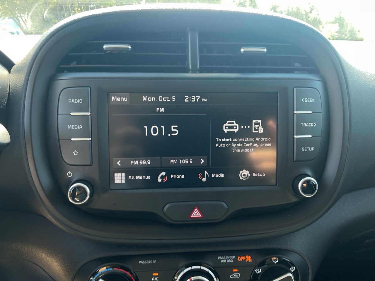 Used 2025 Kia Soul LX w/ LX Technology Package FWD image 24