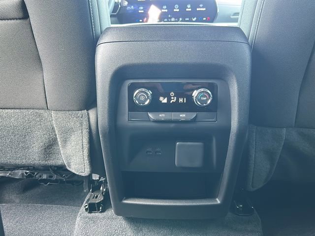 Certified 2025 Chevrolet Traverse LT w/ Driver Confidence Package image 32