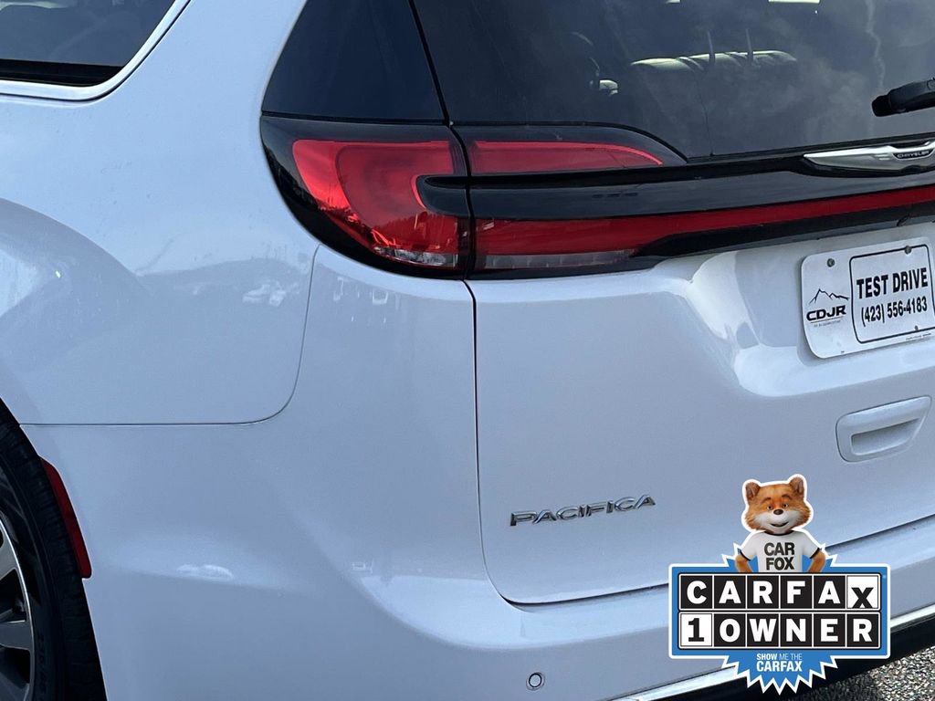 Used 2024 Chrysler Pacifica Select image 5