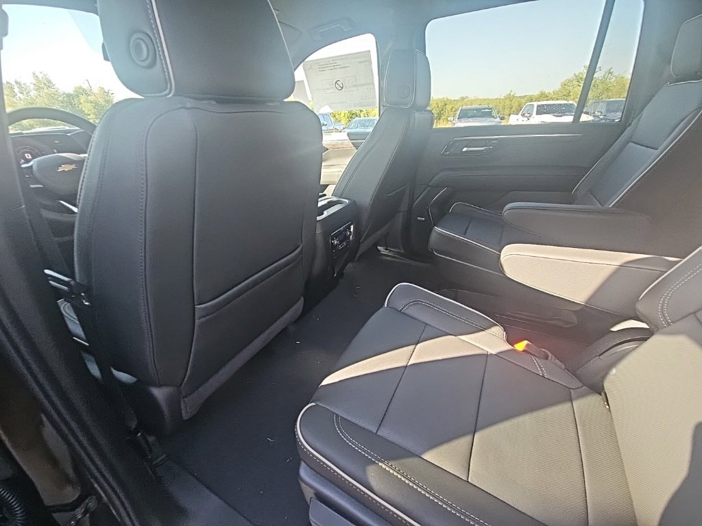 New 2026 Chevrolet Suburban Premier image 14
