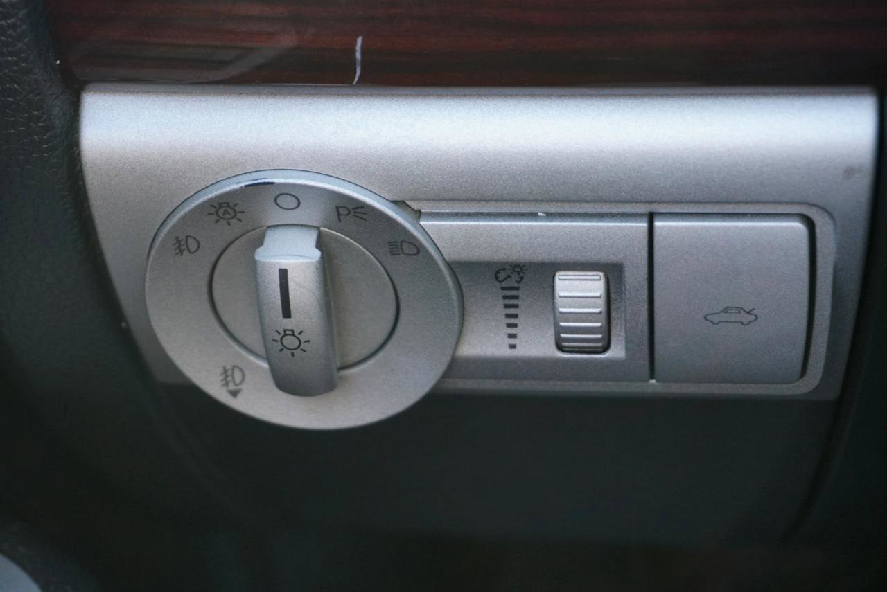 Used 2006 Lincoln Zephyr image 10