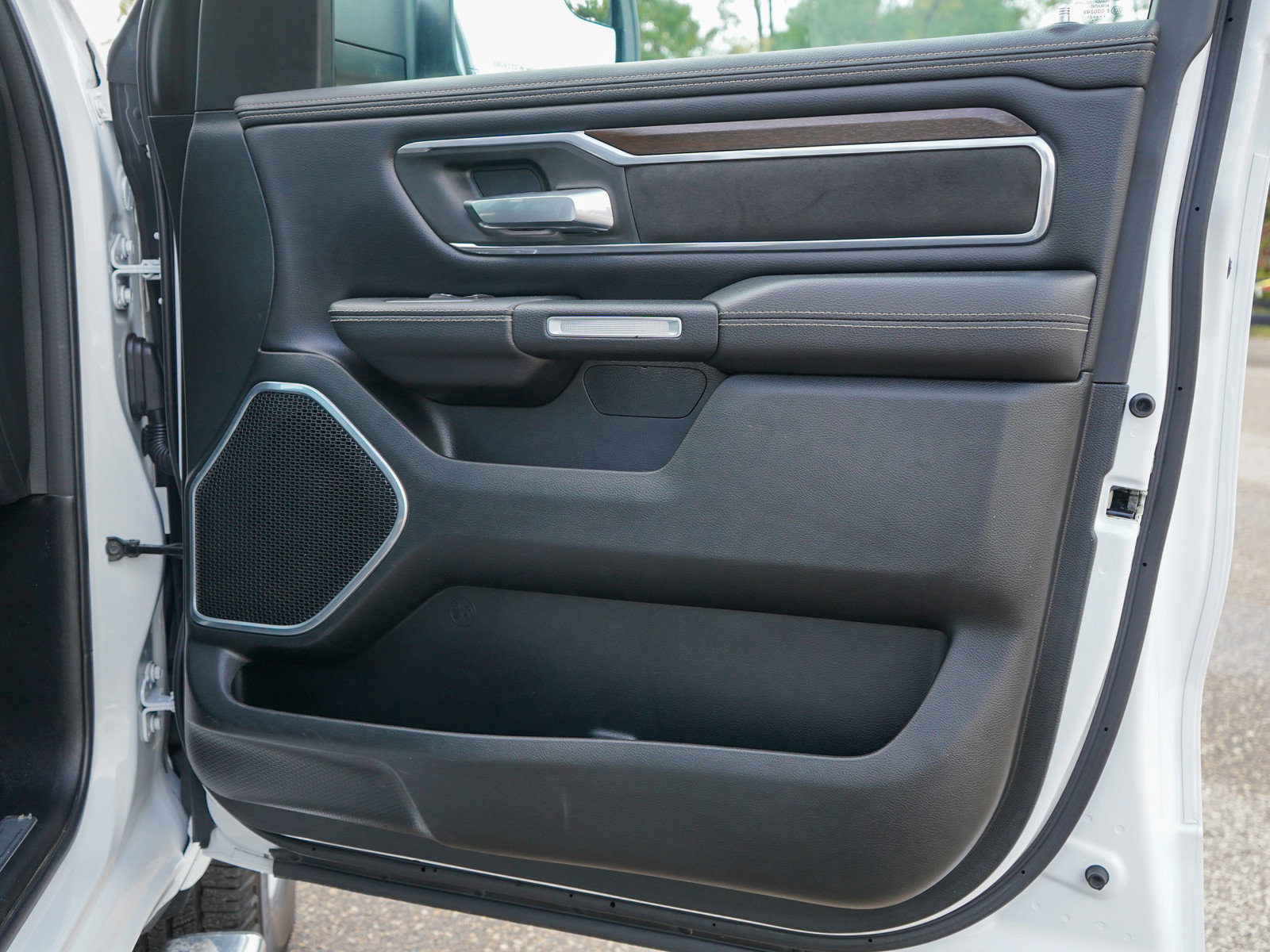 Used 2021 RAM 1500 Laramie image 9