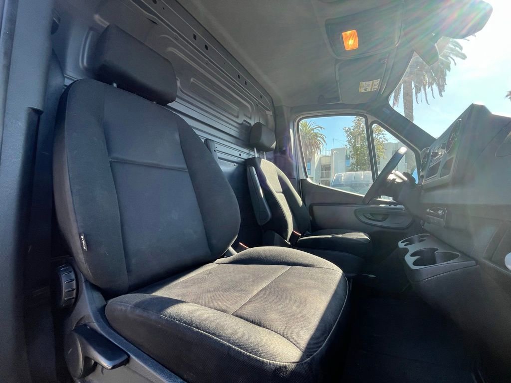 Used 2023 Mercedes-Benz Sprinter 1500 image 15