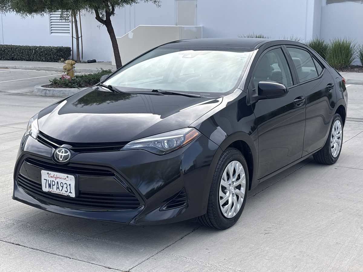 Used 2017 Toyota Corolla LE w/ Carpet Mat Package (TMS) FWD image 7