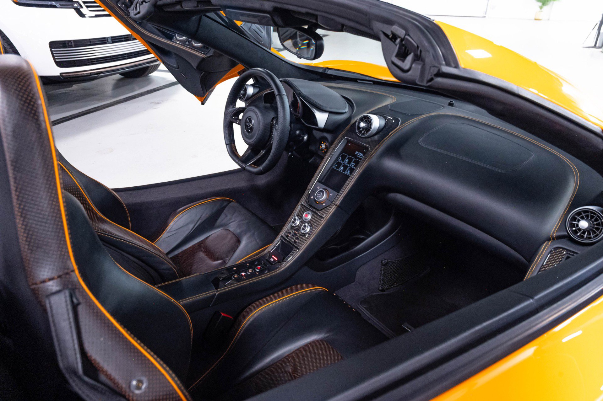 Used 2015 McLaren 650S Spider RWD image 83