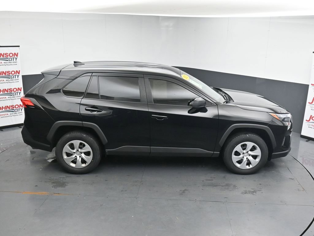 Used 2023 Toyota RAV4 LE FWD image 31