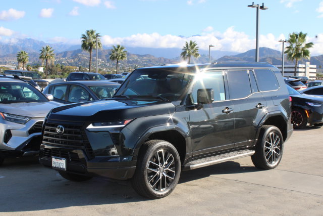 Certified 2025 Lexus GX 550 w/ Accessory Package (2T) AWD/4WD image 3