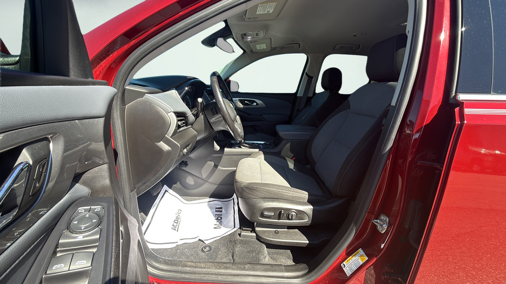 Used 2021 Chevrolet Traverse LT FWD image 21