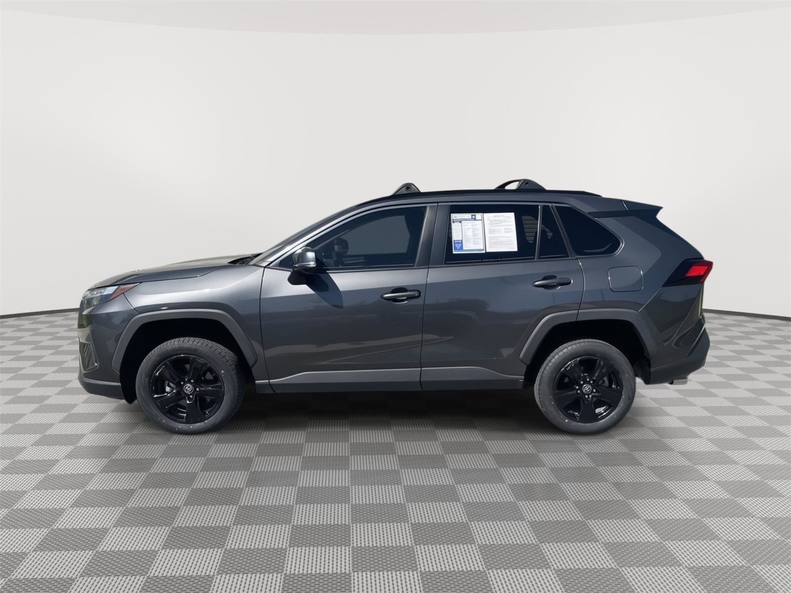 Used 2022 Toyota RAV4 XLE AWD/4WD image 5