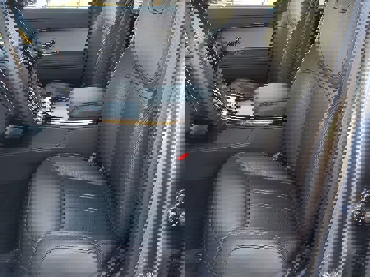 Used 2025 Land Rover Range Rover Sport SE image 17