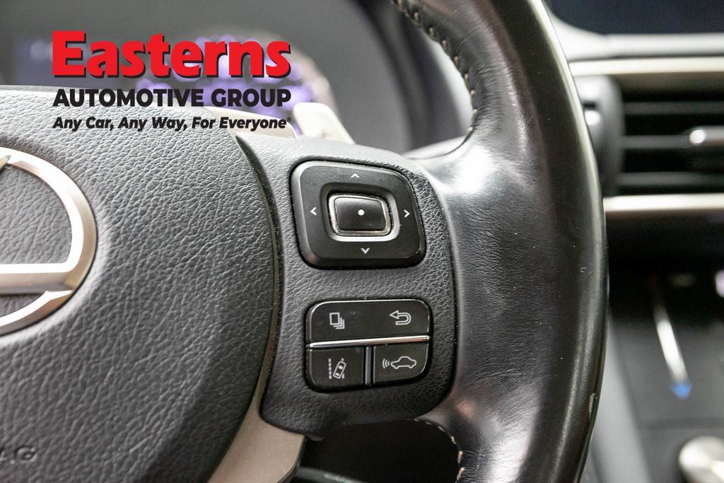 Used 2018 Lexus IS 300 AWD image 17