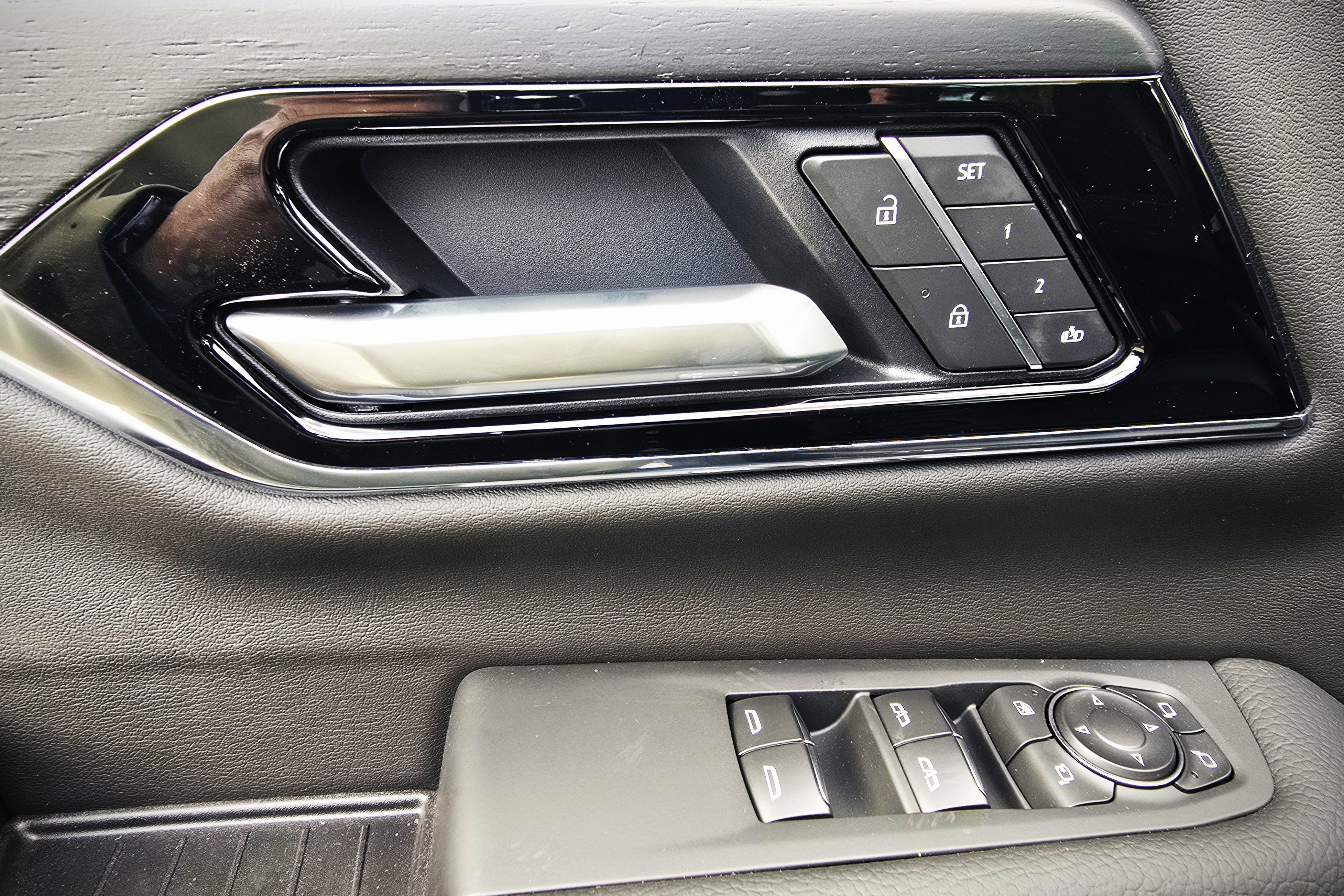 New 2026 GMC Yukon XL Denali w/ Sun & Power Step Package image 32